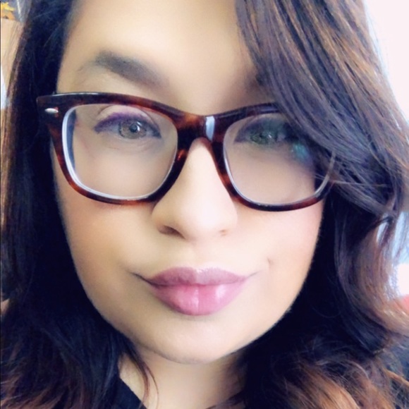 Meet your Posher, Jessica - Picture 1 of 1